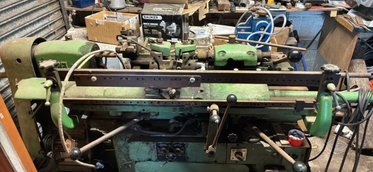 Hempel Industrial Lathe Machine – Fair Condition