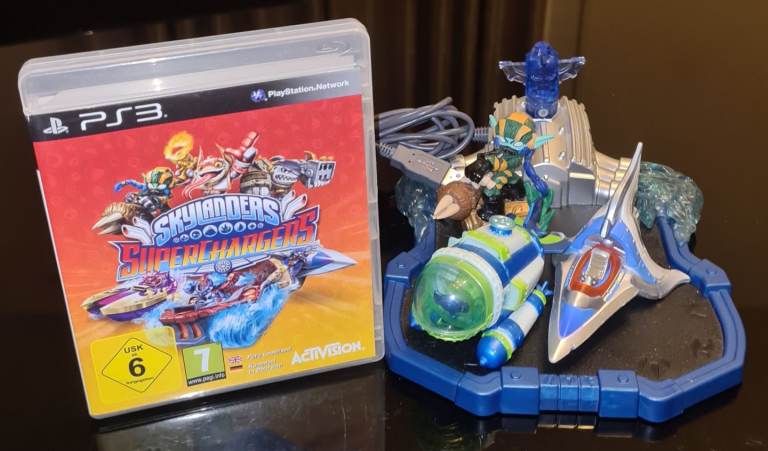 PS3 Skylanders Superchargers + Figures 