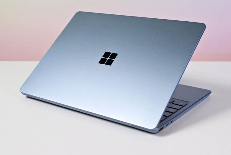 Microsoft surface go touch screen laptop i5 10th gen 8 GB ram 256 GB SSD  Windows 11 pro Office