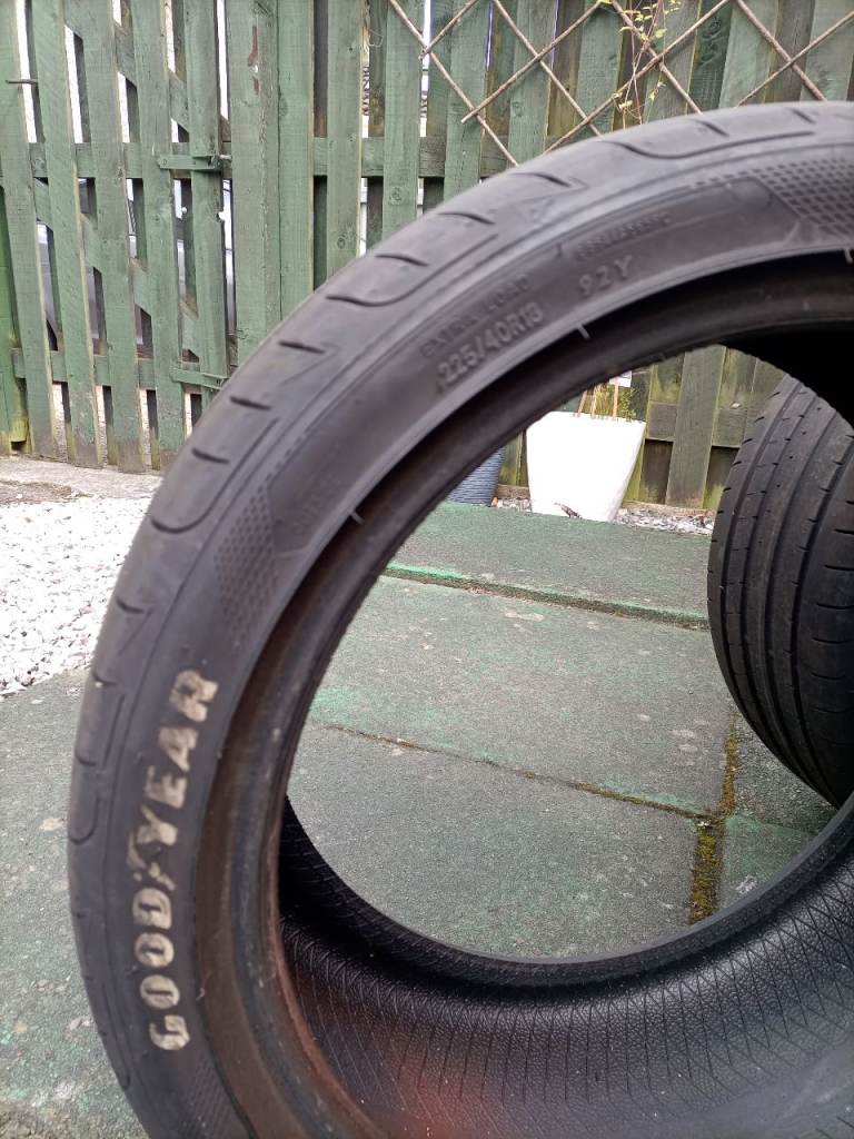 225 40 18 Goodyear eagle F1 tyres