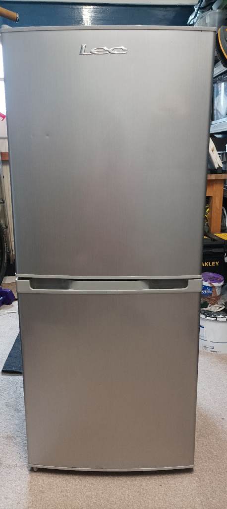 Lec T5039S small quiet fridge freezer 