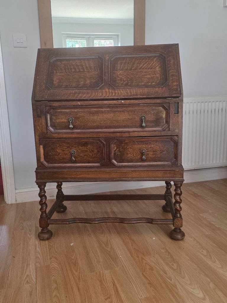 Vintage Wooden Bureau Desk with Drawers – Good Condition