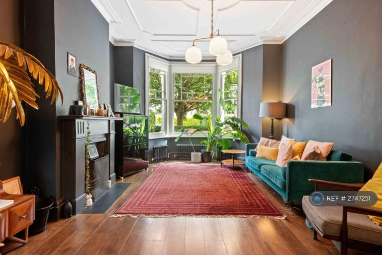 4 bedroom house in Summerfield Avenue, Greater London, NW6 (4 bed) (#2747251)