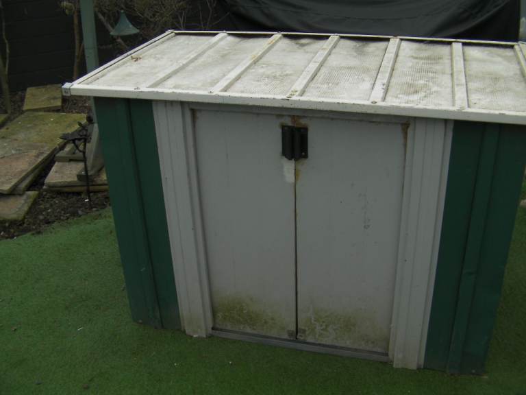 ARROW STORETTE LOCKABLE METAL GARDEN STORAGE BOX