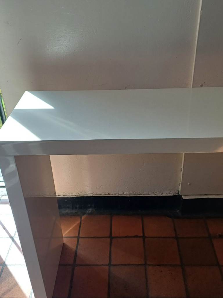  Glossy White Table