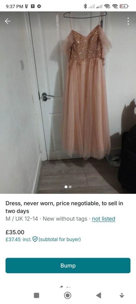 Dress, never worn, price negotiable, to sell in two days.