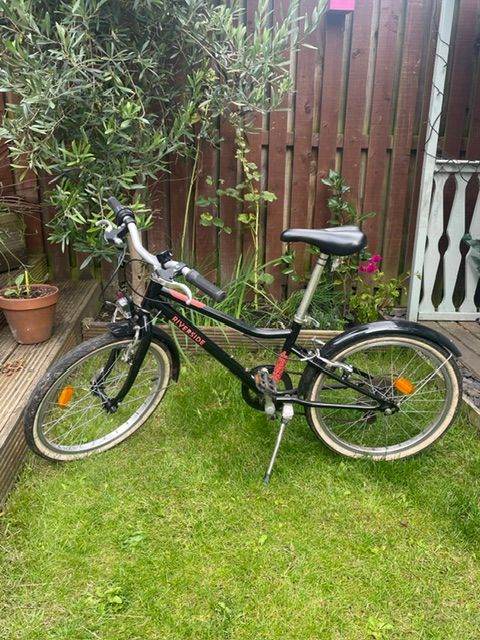 Riverside 20‑inch kids’ bike (6 gears) — fits approx. ages 6–9.  