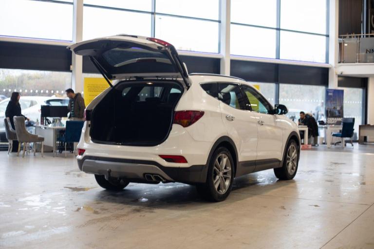 2016 Hyundai Santa Fe 2.2 CRDi Blue Drive Premium SE 5dr Auto [7 Seats] ESTATE DIESEL Automatic