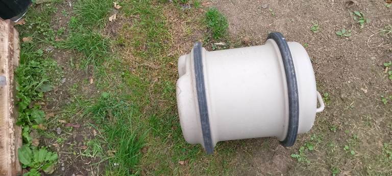 Caravan water roll contaner