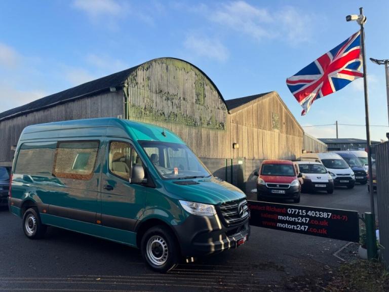  Mercedes-Benz Sprinter SPRINTER 2.1L 314CDI 3.5t H2 L2 RWD WINDOW COMBI CREW