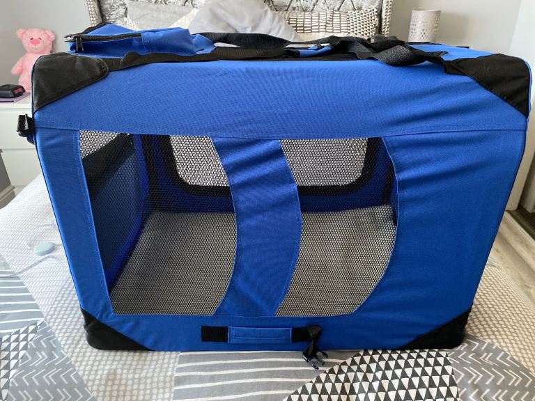 Large pet carrier