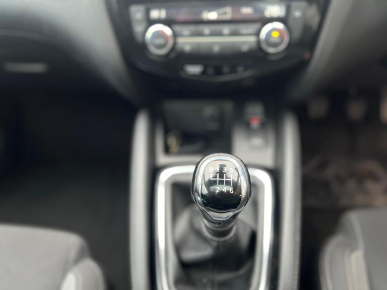 2018 Nissan Qashqai 1.5 dCi N-Connecta Euro 6 (s/s) 5dr HATCHBACK Diesel Manual
