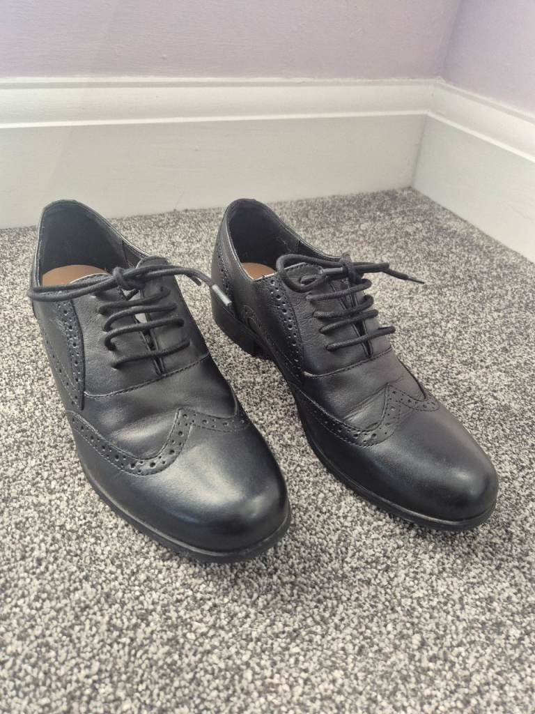 Ladies clarks shoes
