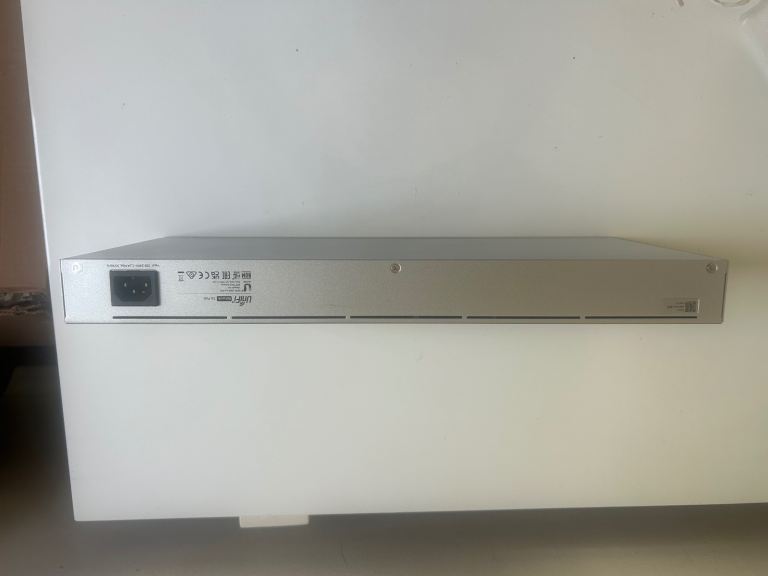 Ubiquiti Networks UniFi Switch 16-Port Managed Gigabit Switch