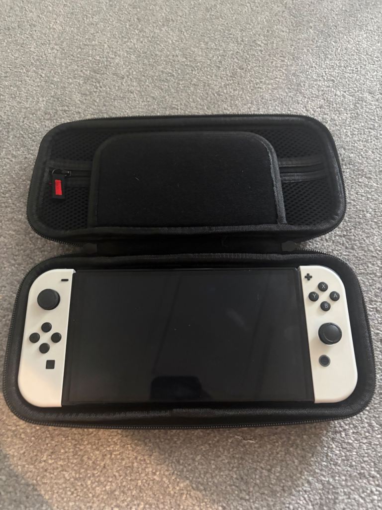 Nintendo switch OLED model -  white edition