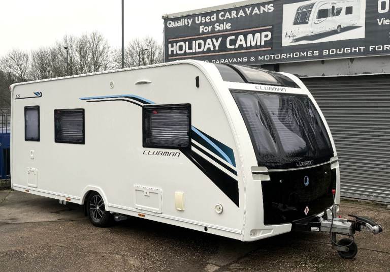 2017 LUNAR CLUBMAN ES, 2-3 BERTH CARAVAN WITH END BATHROOM AND MOTOR MOVER!