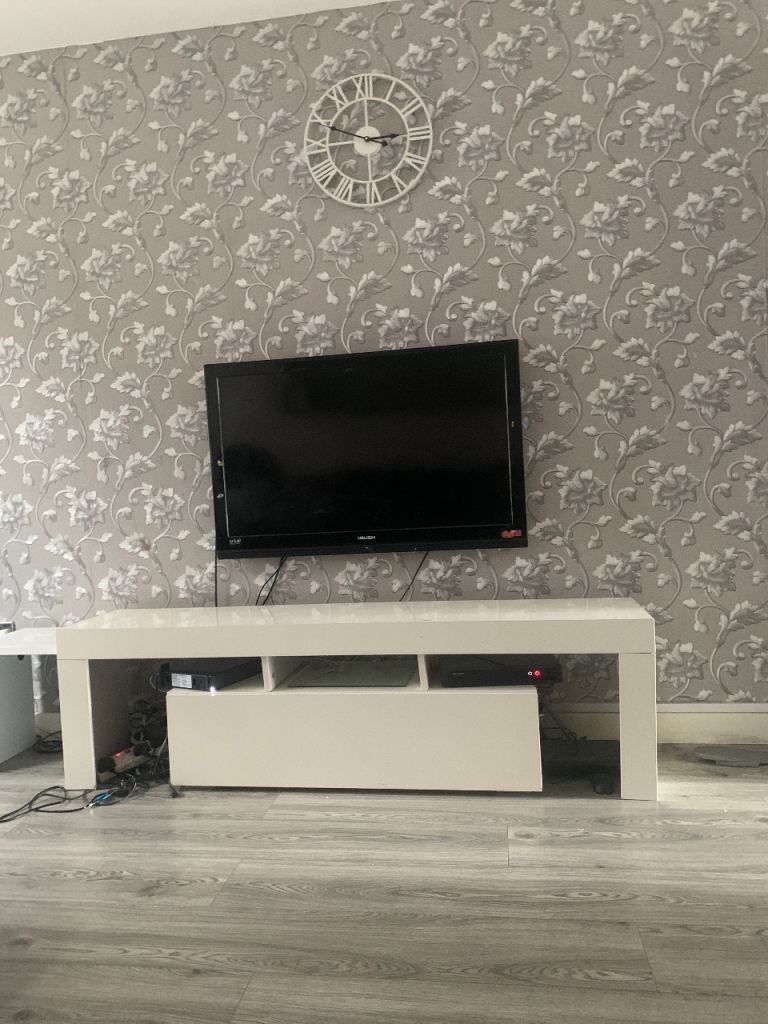 FREE TV UNIT