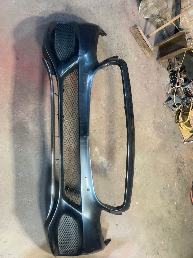 Mercedes C class w205 2015 Tenorite grey front bumper with grill