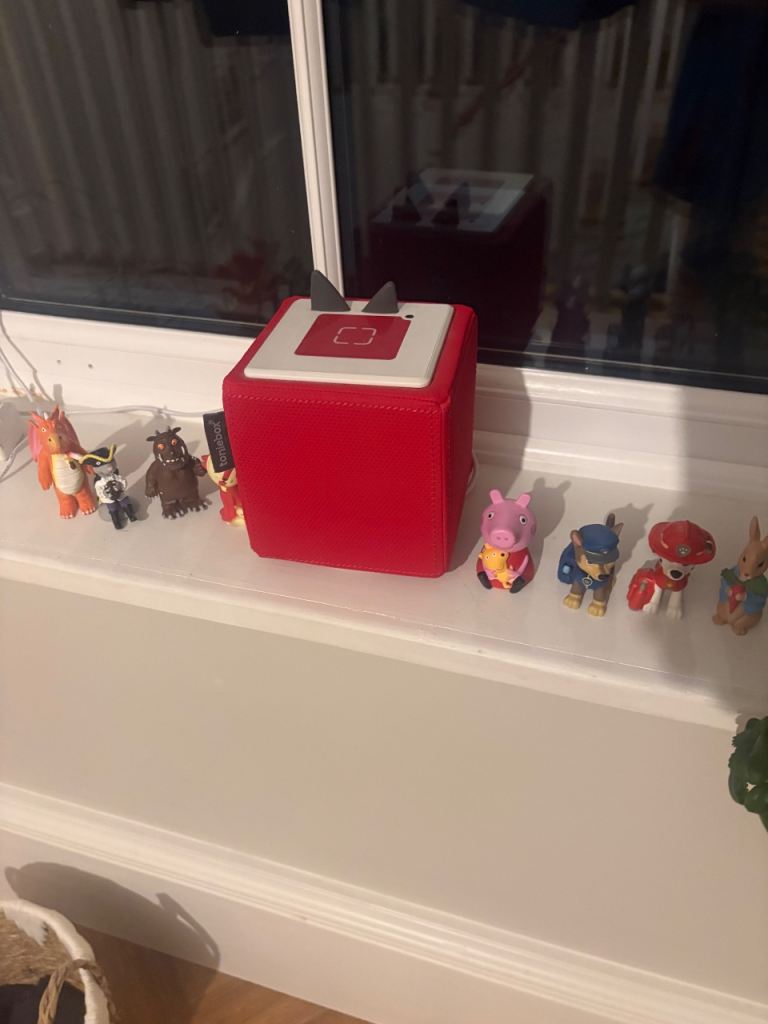 Toniebox with 8 Tonies – Red