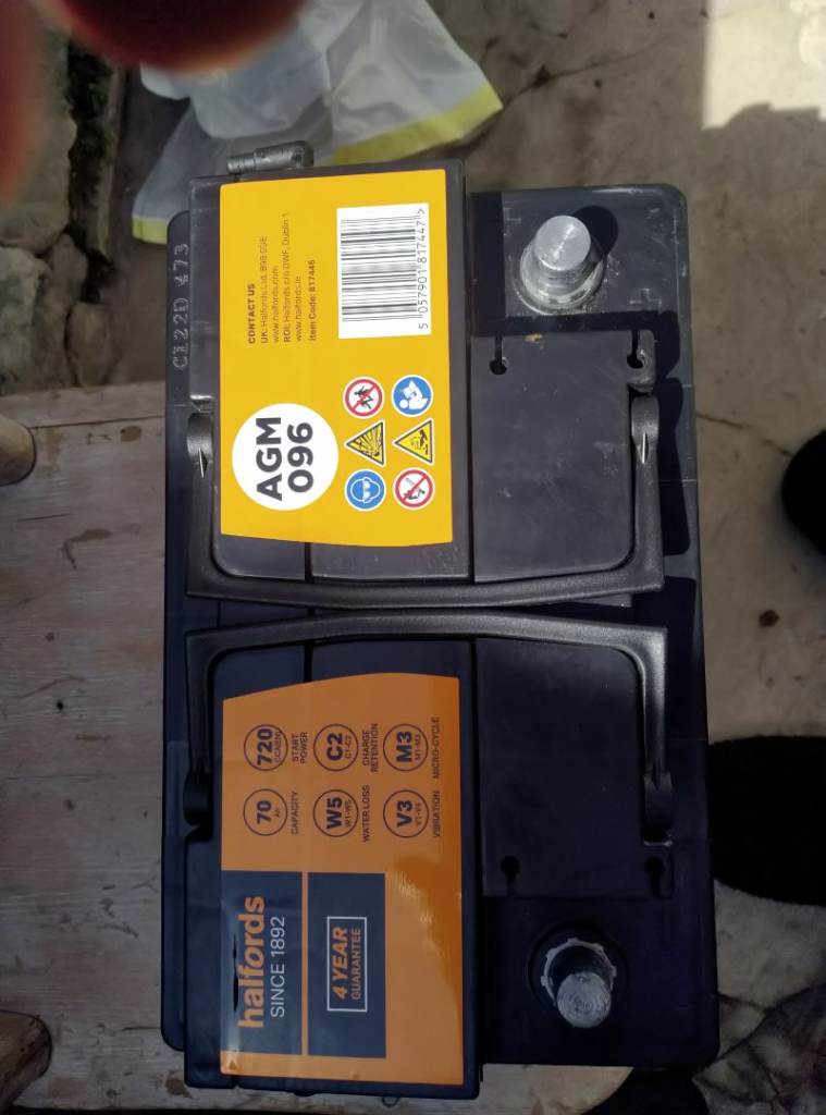 Halfords AGM car battery.  096. 70AmH. 