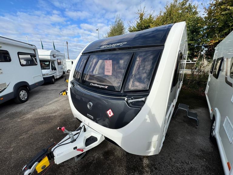 SWIFT CHALLENGER X880 8FT WIDE 2020 MODEL FIXED ISLAND BED TOURING CARAVAN