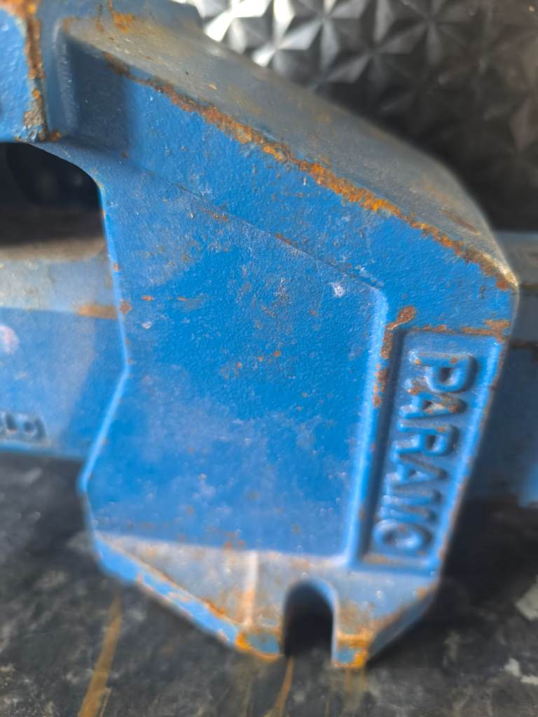 PARAMO 4 inch Bench Vice