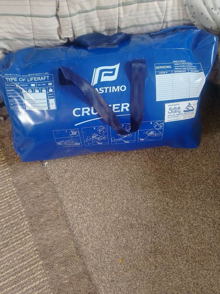 Life raft plastimo crusader 4