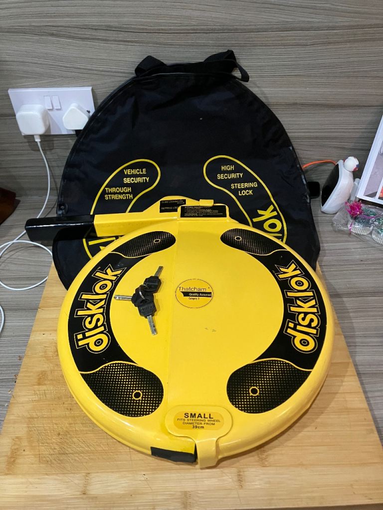 Disklok  Steering Wheel Lock - Small - with 3 x keys + ID Tag + Storage Case