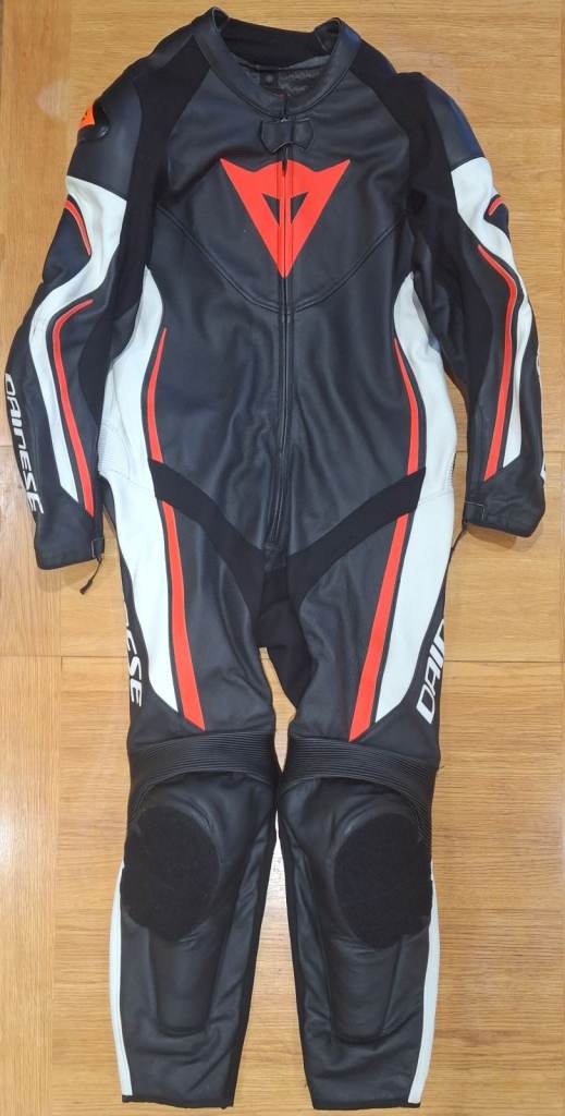 Dainese Assen 1 peice leathers.