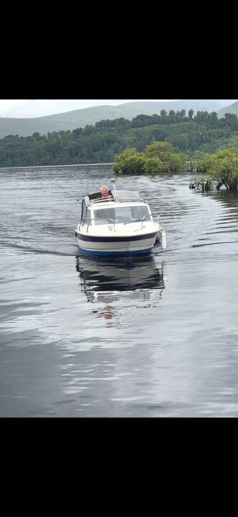 Bella 561HT Blue Day Boat - Good Condition