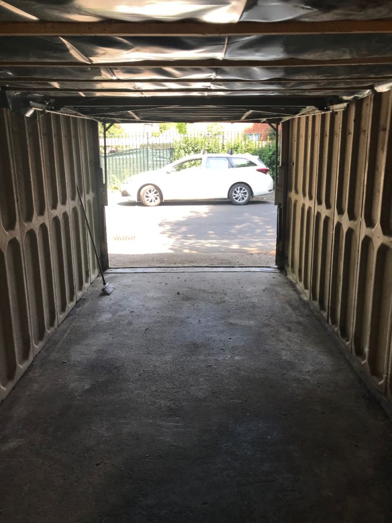 Lock up Garage To Let in Far Headingley  Leeds 16. 