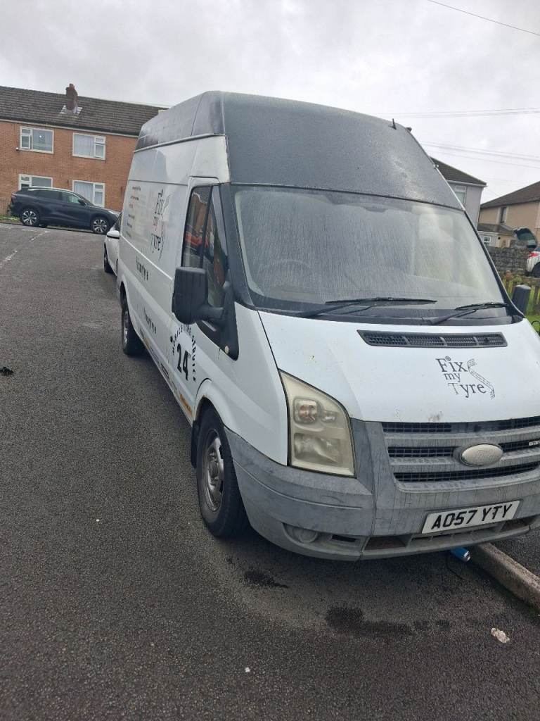 Transit mobile tyre van