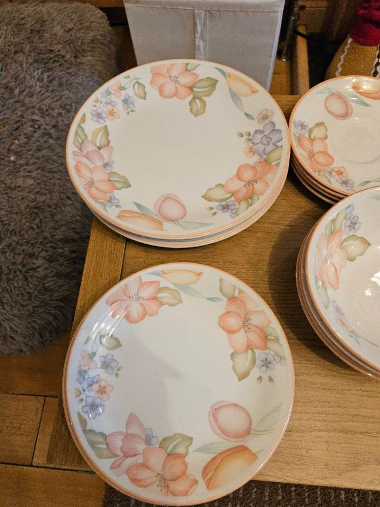 Old St Michael dinner / tea set