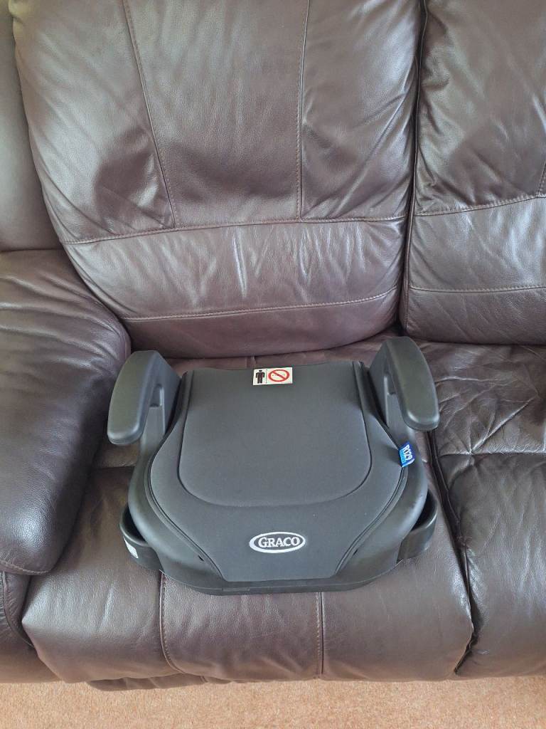 CHILDS CAR BOOSTER SEAT