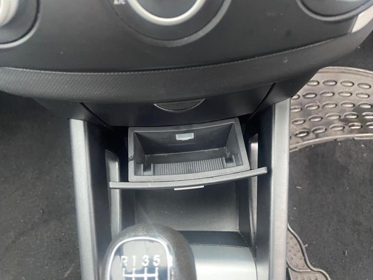 2010 Kia Ceed 1.6 CRDi 1 Euro 4 (s/s) 5dr HATCHBACK Diesel Manual