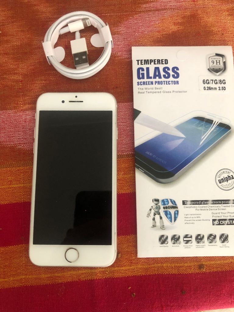 Apple iPhone 8 in Good Condition - White Mobile Phone