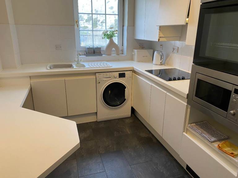 BRIGHTON MARINA VILLAGE - ONE BEDROOM APARTMENT 