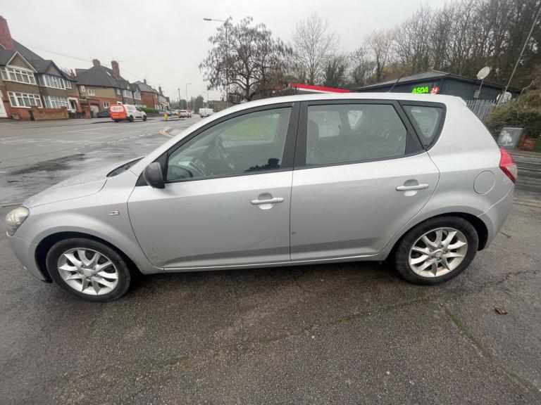 2010 Kia Ceed 1.6 CRDi 1 Euro 4 (s/s) 5dr HATCHBACK Diesel Manual