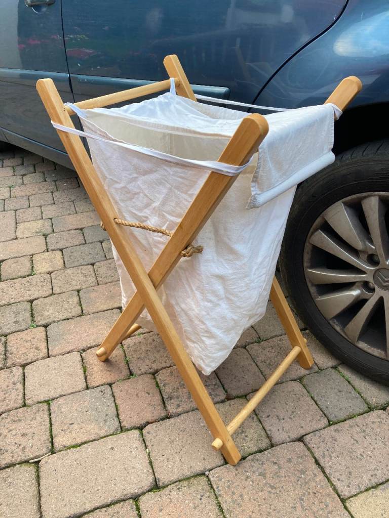 SOLID WOOD FOLDING LAUNDRY BIN