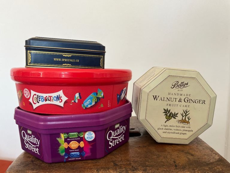 4 Free Biscuit/Cake tins