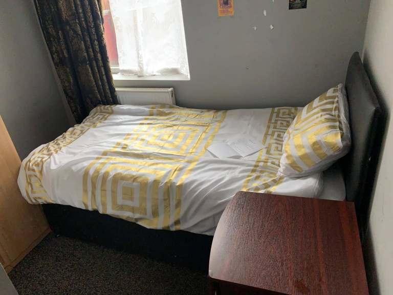 ROOMS TO RENT – DSS ONLY SHARED ACCOMADATION SINGLE/OUBLE ROOMS AVAILABLE 
