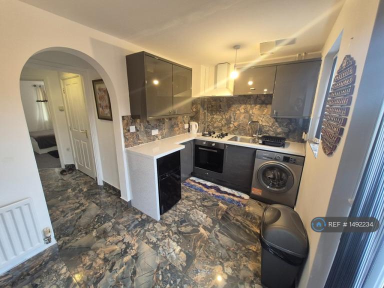 1 bedroom in Sockburn Close, Leicester, LE5 (#1492234)