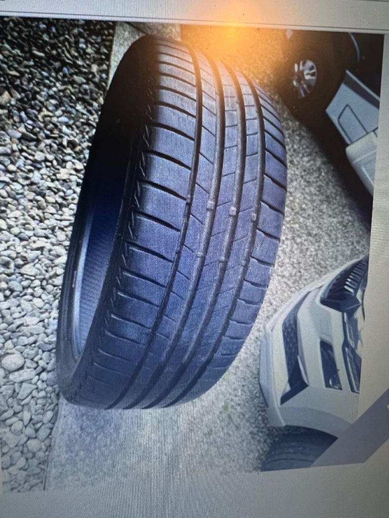 2 x Bridgestone Turanza T005 19” tyres  225/40/19