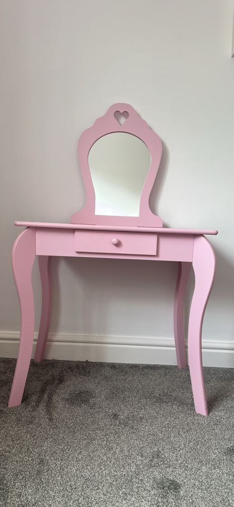 Kids pink dressing table