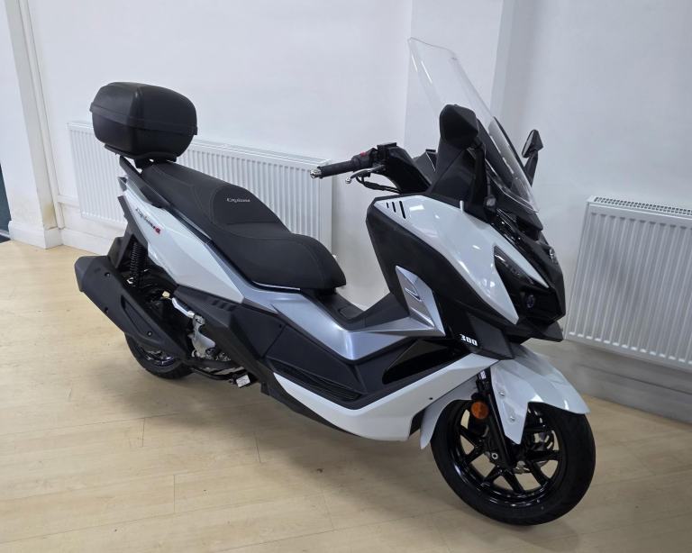 Sym CRUiSYM 300 Scooter