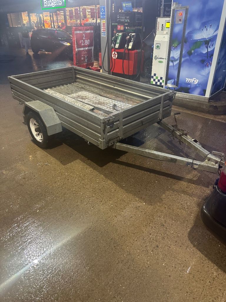 For sale fully metal gavenised 8x4 trailer fully metal floor solid trailer 