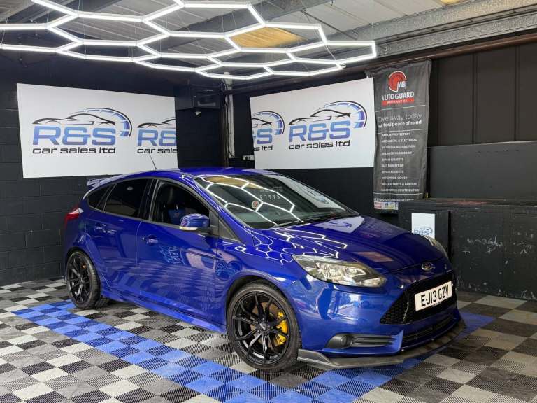2013 Ford Focus 2.0T ST-2 5dr HATCHBACK Petrol Manual