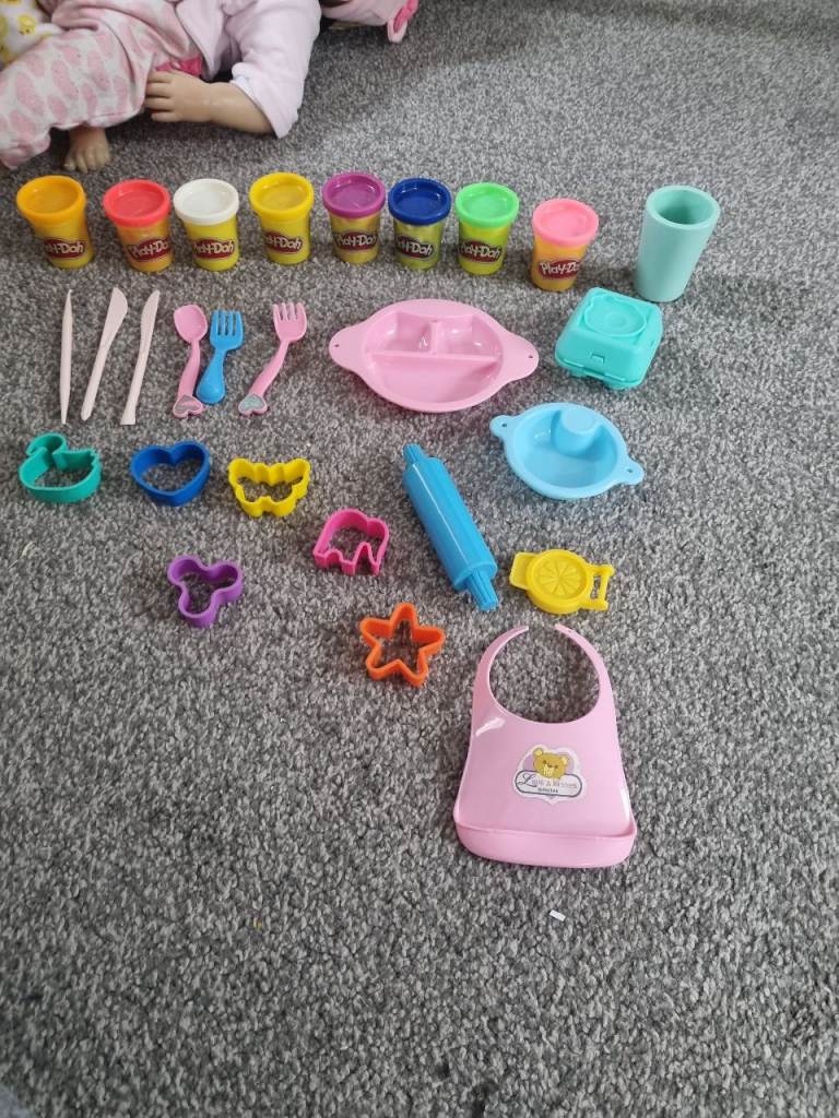 Play-Doh Set with Cutters, Rolling Pin, and Accessories – Good Condition
