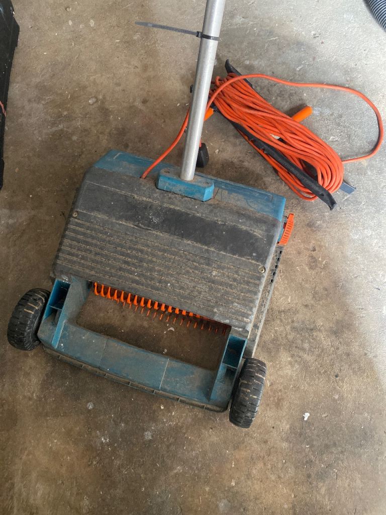 Black & Decker electric scarifier. No collection box 