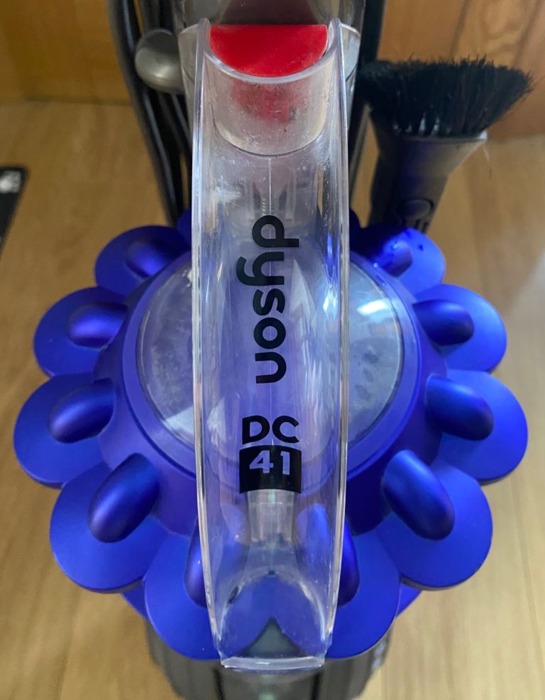 Dyson DC41 Vacuum Cleaner – Spares or Repair
